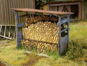 画像1: Model Scene[94506]1/45-1/48 薪小屋(キット) (1)