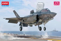 画像1: アカデミー[AM12569] 1/72　F-35B　ライトニング2　”アメリカ海兵隊　VMFA-121　グリーンナイツ”