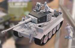 画像4: アカデミー[AM13287]1/35 ドイツ タイガーI 戦車 中期Ver.”ノルマンディー上陸作戦70周年キット”