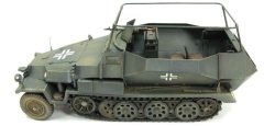 画像4: AFV  Club[FV35117]1/35　Sd.Kfz.251/17 Ausf.C 対空戦闘車 指揮車型