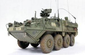 画像1: AFV  Club[FV35130]M1130 ストライカー CV/CVTACP 指揮車 (1)