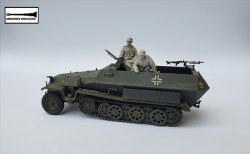 画像4: アルデンヌミニチュア[AR35015]1/35 WWII ドイツ軍兵士＃1 寄りかかる兵士(1体入)