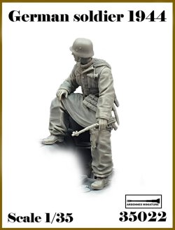 画像1: アルデンヌミニチュア[AR35022]1/35 WWII ドイツ軍兵士1944＃1(1体入)