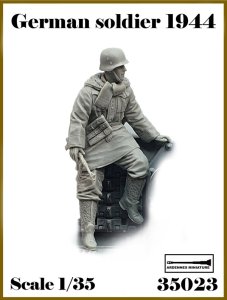 画像1: アルデンヌミニチュア[AR35023]1/35 WWII ドイツ軍兵士1944＃2(1体入) (1)