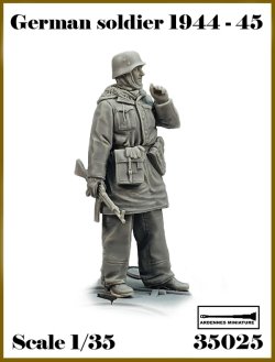 画像1: アルデンヌミニチュア[AR35025]1/35 WWII ドイツ軍兵士1944-45＃1 タバコを吸う下士官兵(1体入)