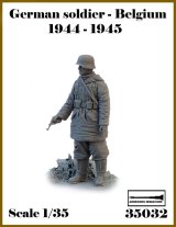 アルデンヌミニチュア[AR35032]1/35 WWII ドイツ ベルギーの戦い1944-1945＃5 拳銃を持つ兵士(1体入)
