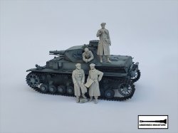 画像2: アルデンヌミニチュア[AR35043]1/35 WWII ドイツ 大戦初期の戦車兵＃4 地図を持つ戦車指揮官(1体入)