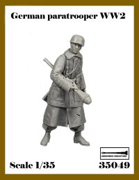アルデンヌミニチュア[AR35049]1/35 WWII ドイツ パンツァーファウストを持つ降下猟兵(1体入)