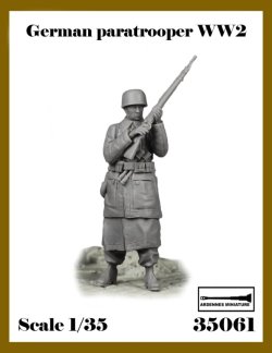 画像1: アルデンヌミニチュア[AR35061]1/35 WWII ドイツ軍 小銃を挙げる降下猟兵