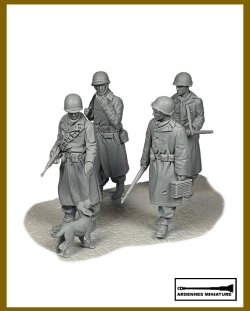 画像3: アルデンヌミニチュア[AR35064]1/35 WWII アメリカ陸軍歩兵No.1 イヌに餌をやる歩兵