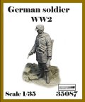 アルデンヌミニチュア[AR35087]1/35 WWII ドイツ パンツァーファウストを持つ冬季装備の下士官