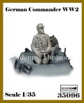アルデンヌミニチュア[AR35096]1/35 WWII ドイツ 空を見上げる冬季装備の戦車指揮官