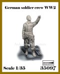 アルデンヌミニチュア[AR35097]1/35 WWII ドイツ 空を指さす冬季装備の戦車兵