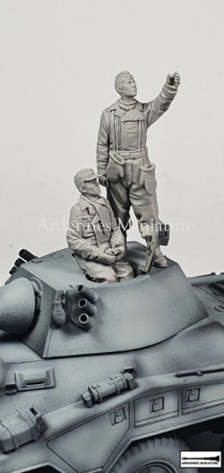 画像3: アルデンヌミニチュア[AR35097]1/35 WWII ドイツ 空を指さす冬季装備の戦車兵