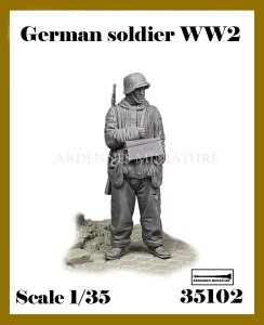 画像1: アルデンヌミニチュア[AR35102]1/35 WWII ドイツ 弾薬箱を持つ冬季装備の歩兵 (1)