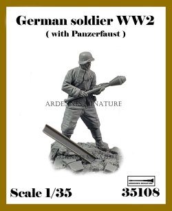 画像1: アルデンヌミニチュア[AR35108]1/35 WWII ドイツ パンツァーファウストを構える冬季装備の兵士