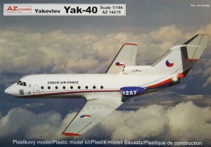 画像1: AZモデル[AZM14415]1/144　Jak-40 <チェコ空軍/ポーランド空 (1)