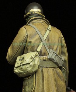 画像12: Alpine Miniatures[AM16040]1/16 WWII 米 アメリカ陸軍歩兵 外套を羽織るGI 44〜45年冬季