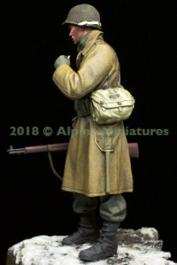 画像7: Alpine Miniatures[AM16040]1/16 WWII 米 アメリカ陸軍歩兵 外套を羽織るGI 44〜45年冬季