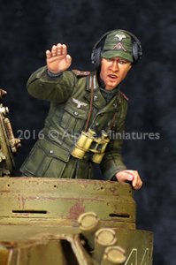 画像1: Alpine Miniatures[AM35208]1/35 WWII独 ティーガー指揮官 チュニジア (1)