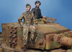 画像1: Alpine Miniatures[AM35225]1/35 WWII独 武装親衛隊 ティーガー搭乗員(2体セット)