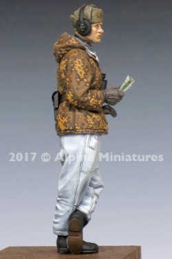 画像6: Alpine Miniatures[AM35238]1/35 WWII独 SS戦車長(防寒服)