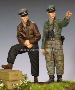 画像1: Alpine Miniatures[AM35255]1/35 WWII独 SS将校 44-45(2体セット)