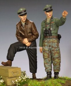 画像1: Alpine Miniatures[AM35255]1/35 WWII独 SS将校 44-45(2体セット) (1)