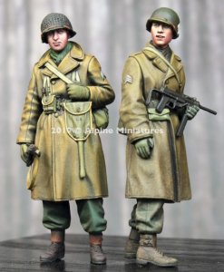 画像1: Alpine Miniatures[AM35261]1/35 WWII 米 アメリカ陸軍歩兵 冬支度を整えた兵士(2体セット） (1)