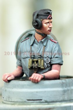 画像2: Alpine Miniatures[AM35263]1/35 WWII 独 ドイツ陸軍 上着を脱いだ夏場の戦車兵#1