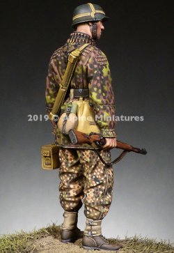 画像5: Alpine Miniatures[AM35267]1/35 WWII 独 弾薬箱を持つ装填手 SS第12HJ師団