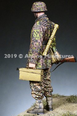 画像4: Alpine Miniatures[AM35267]1/35 WWII 独 弾薬箱を持つ装填手 SS第12HJ師団