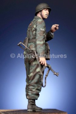 画像12: Alpine Miniatures[AM35280]1/35 WWII ドイツ武装親衛隊 士官＆ドライバーセットHJ