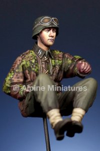 画像1: Alpine Miniatures[AM35279]1/35 WWII ドイツ武装親衛隊 シュビムワーゲンドライバーHJ (1)
