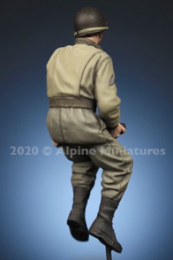 画像9: Alpine Miniatures[AM35285]1/35 WWII 米陸軍マフラー姿の戦車長＃2