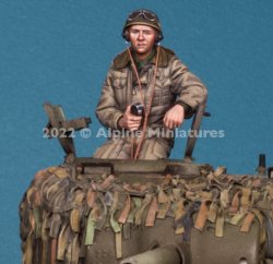 画像4: Alpine Miniatures[AM35298]1/35 WWII イギリス陸軍戦車長セット 冬支度の英戦車長(2体入り)