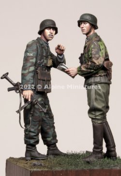 画像3: Alpine Miniatures[AM35301]1/35 WWII ドイツ武装親衛隊 擲弾兵士官セット(2体セット)