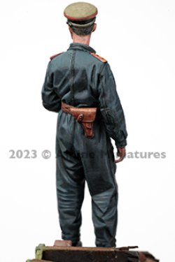 画像8: Alpine Miniatures[AM35307]1/35 WWII 露 ソビエト軍戦車兵 士官＃2