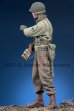 画像5: Alpine Miniatures[AM35305]1/35 WWIIアメリカ陸軍歩兵セット 冬姿の下士官と歩兵(2体セット)