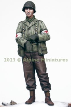 画像4: Alpine Miniatures[AM35313]1/35 WWII アメリカ陸軍 衛生兵