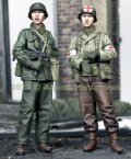 Alpine Miniatures[AM35314]1/35 WWII アメリカ陸軍歩兵 歩兵と衛生兵(2体セット)