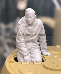 画像14: Alpine Miniatures[AM35316]1/35 WWII ドイツ ハッチに腰掛ける戦車兵
