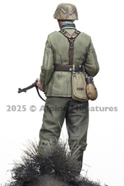 画像11: Alpine Miniatures[AM35330]1/35 WWII ドイツ MP40を持つ装甲擲弾兵下士官