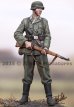 画像1: Alpine Miniatures[AM35331]1/35 WWII ドイツ Kar98kを持つ装甲擲弾兵兵士 (1)