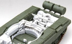 画像8: アミュージングホビー[AMH35A038]1/35 東ドイツ T-72 M