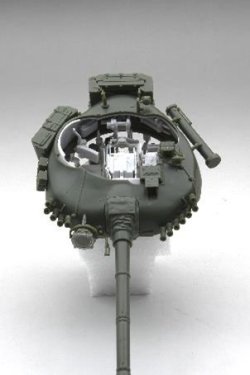 画像12: アミュージングホビー[AMH35A038]1/35 東ドイツ T-72 M