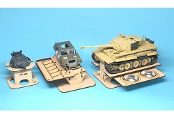 ※　ツールキットを組み立てた状態です。模型キットと塗料皿は含みません。