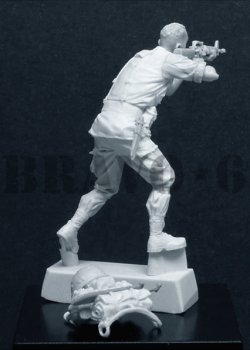 画像2: Bravo6[B6-35055]1/35 米 歩兵ベトナム(6)射撃中の小銃手