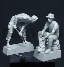 画像2: Bravo6[B6-35065]1/35 米 兵士ベトナム 土のう作成中(2体セット)
