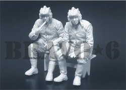 画像2: Bravo6[B6-35139]1/35 露/ソ ソビエト赤軍 RKKA戦車兵2 座って休む二人の戦車兵1943〜45